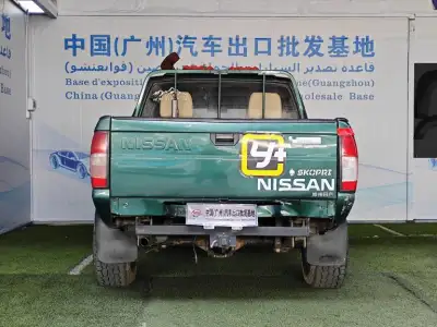 2016 Nissan D22 Gasoline 4WD Modified Pickup Truck thumbnail 4