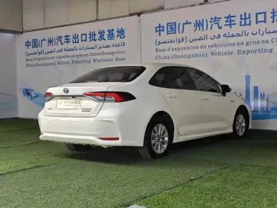 2019 Toyota New Corolla Hybrid thumbnail 4