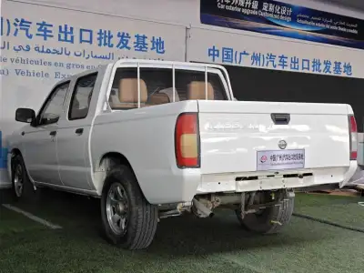 2015 Nissan D22 Pickup, gasoline version thumbnail 4
