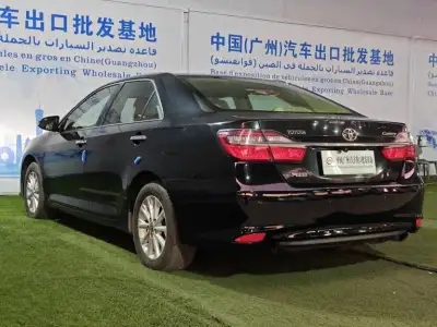2016 Toyota Camry thumbnail 4