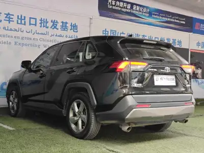 2023 Toyota RAV4 thumbnail 4