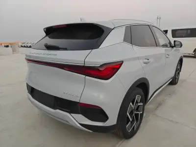 2025 BYD ATTO3 thumbnail 3