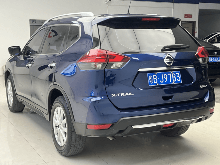 2021 Nissan X-Trail thumbnail 4