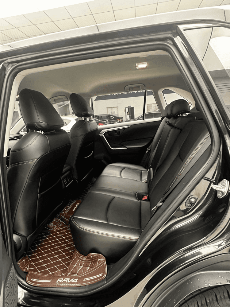 2020 Toyota RAV4 thumbnail 4