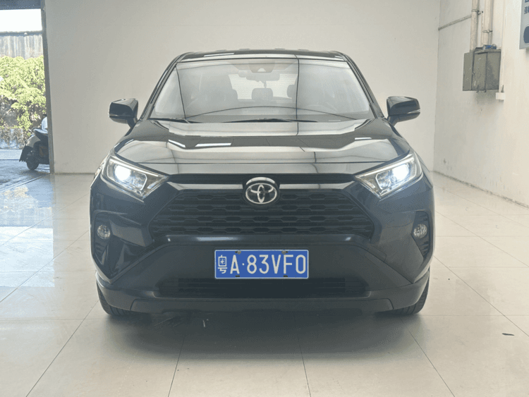 2020 Toyota RAV4 thumbnail 2