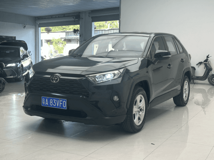 2020 Toyota RAV4 thumbnail 3